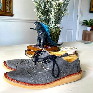 Tom’s brand cloth Wingtips sz. 10